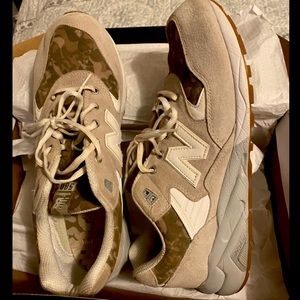 Men’s Camo New Balance Sneakers!